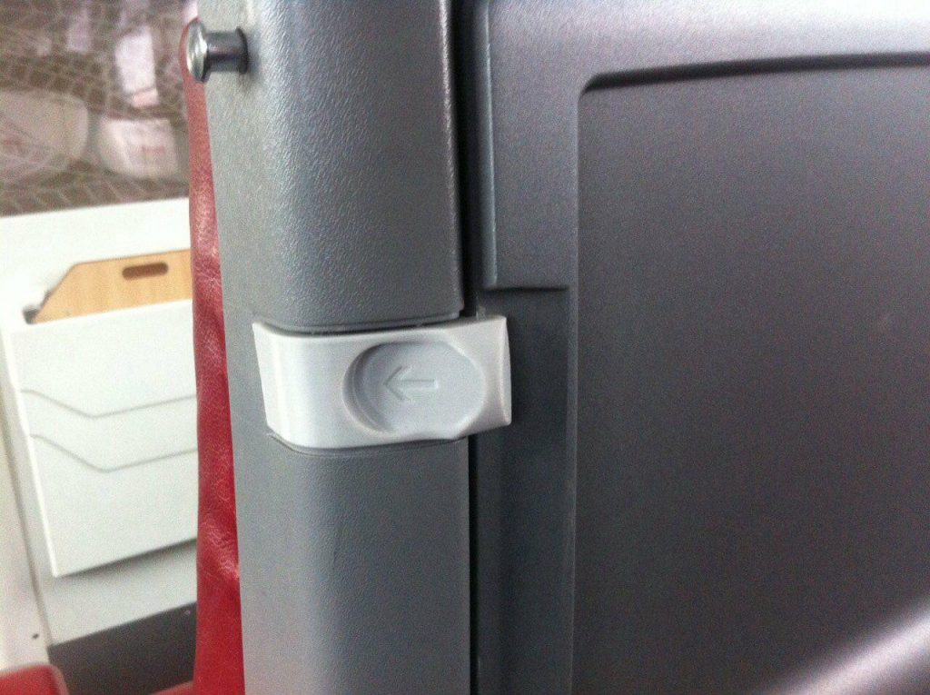 Кнопка в кресле двухэтажного поезда 3d печать